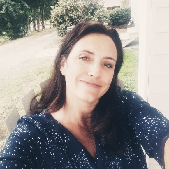 Meet your Posher, Cloe - Picture 3 of 3